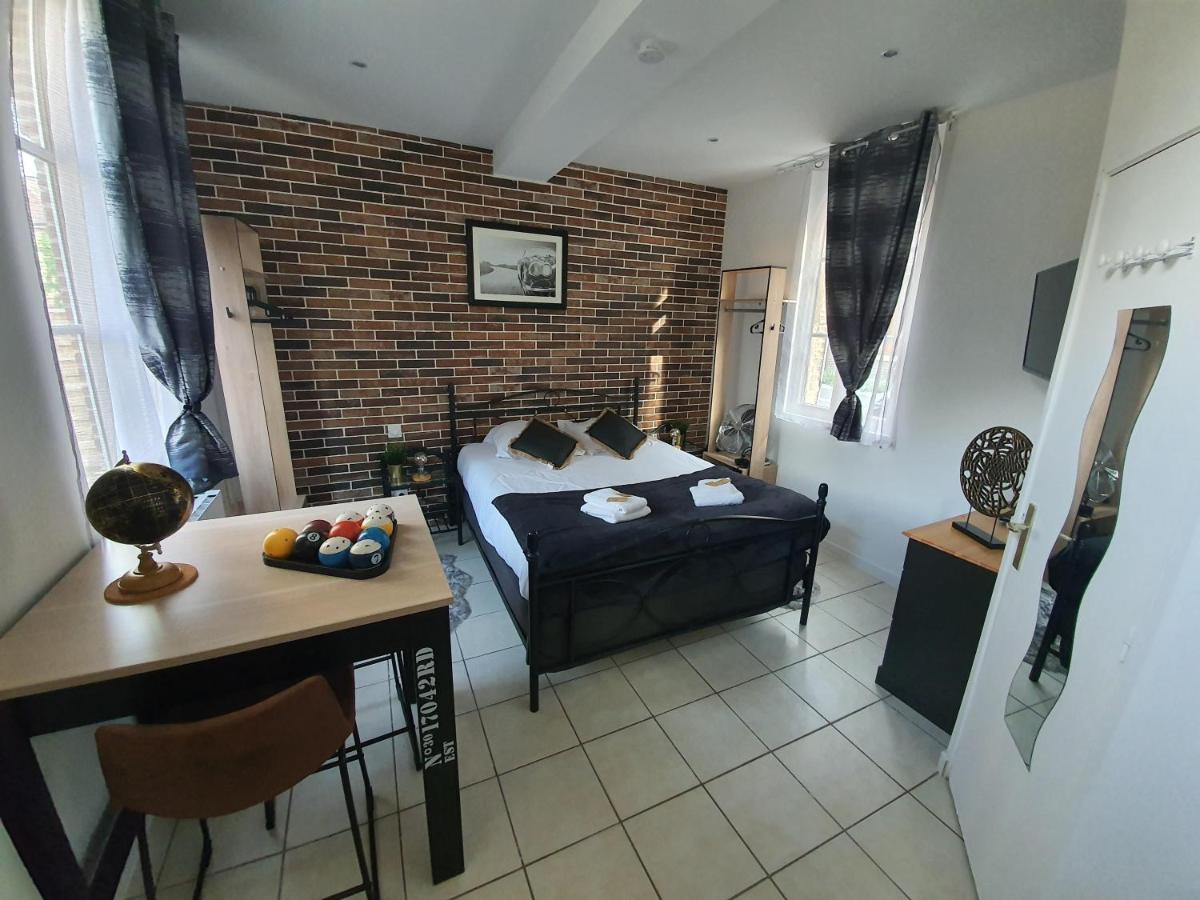 Appartement Indus En Centre Ville Avec Parking Honfleur Exteriör bild